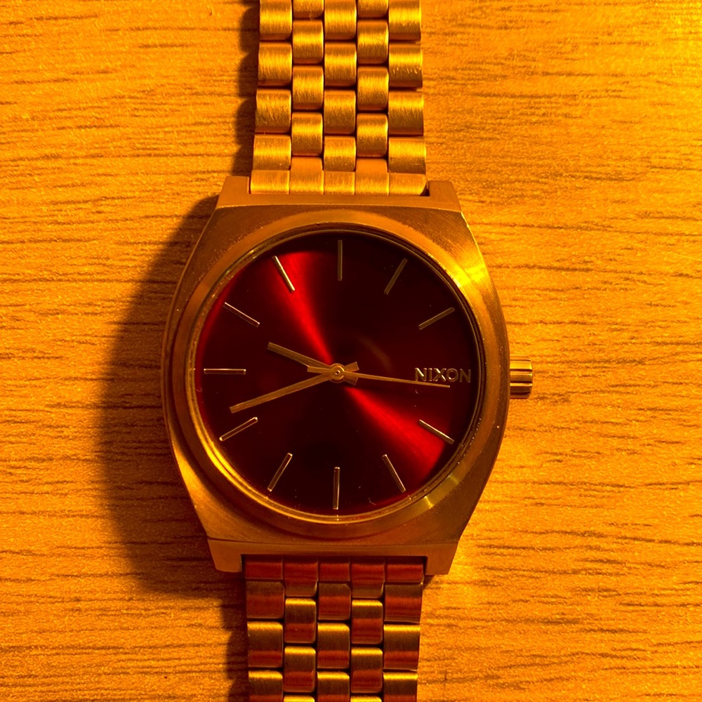 Nixon time teller